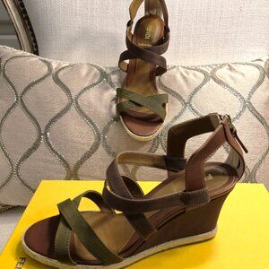 FENDI Canvas Colorblock Pattern Zippered Sandals